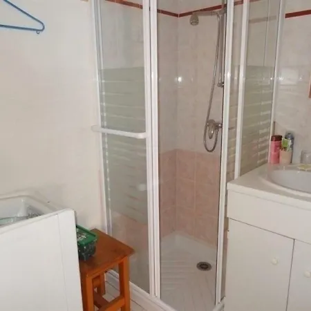 Casa de Férias House Maisonnette Avec Piscine Plein Centre 1 *