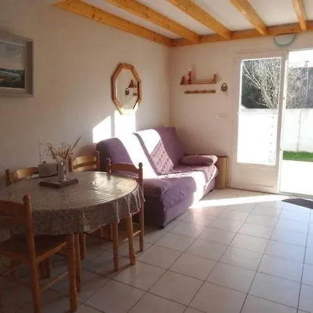 Casa de Férias House Maisonnette Avec Piscine Plein Centre 1